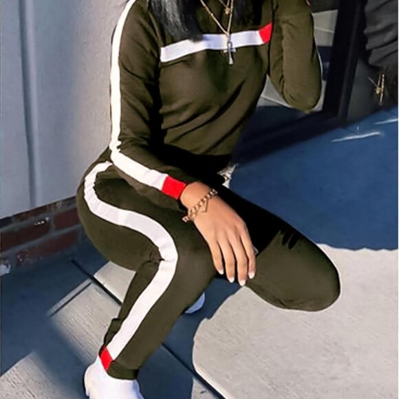 Stylish Women's Stripe Patchwork Sweatsuit Set - Comfort Meets Fashion - Picture 4 of 7